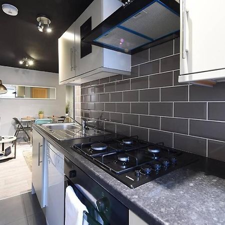 Back Turner Townhouse Apartment Манчестър Екстериор снимка
