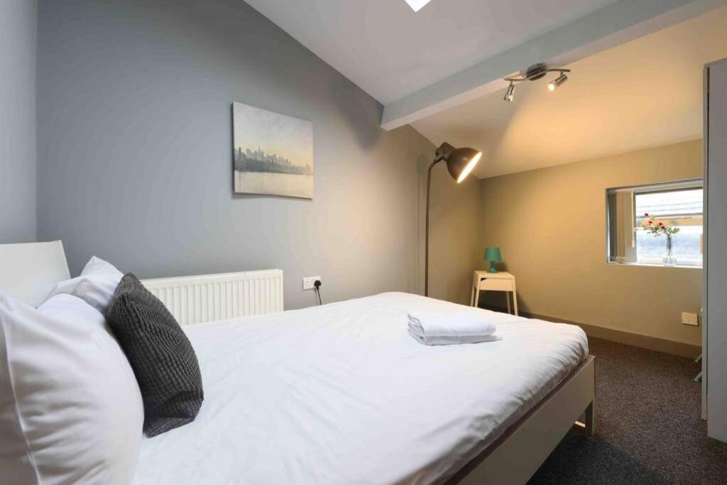 Back Turner Townhouse Apartment Манчестър Екстериор снимка