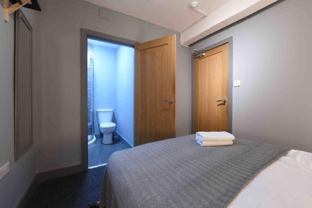 Back Turner Townhouse Apartment Манчестър Екстериор снимка