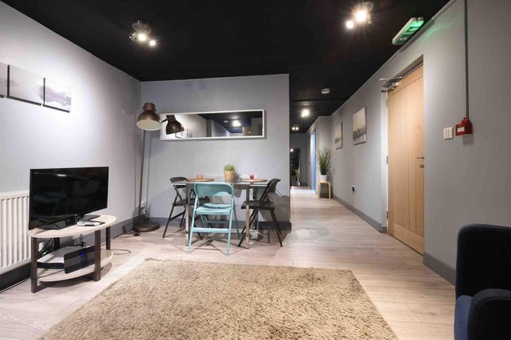 Back Turner Townhouse Apartment Манчестър Екстериор снимка