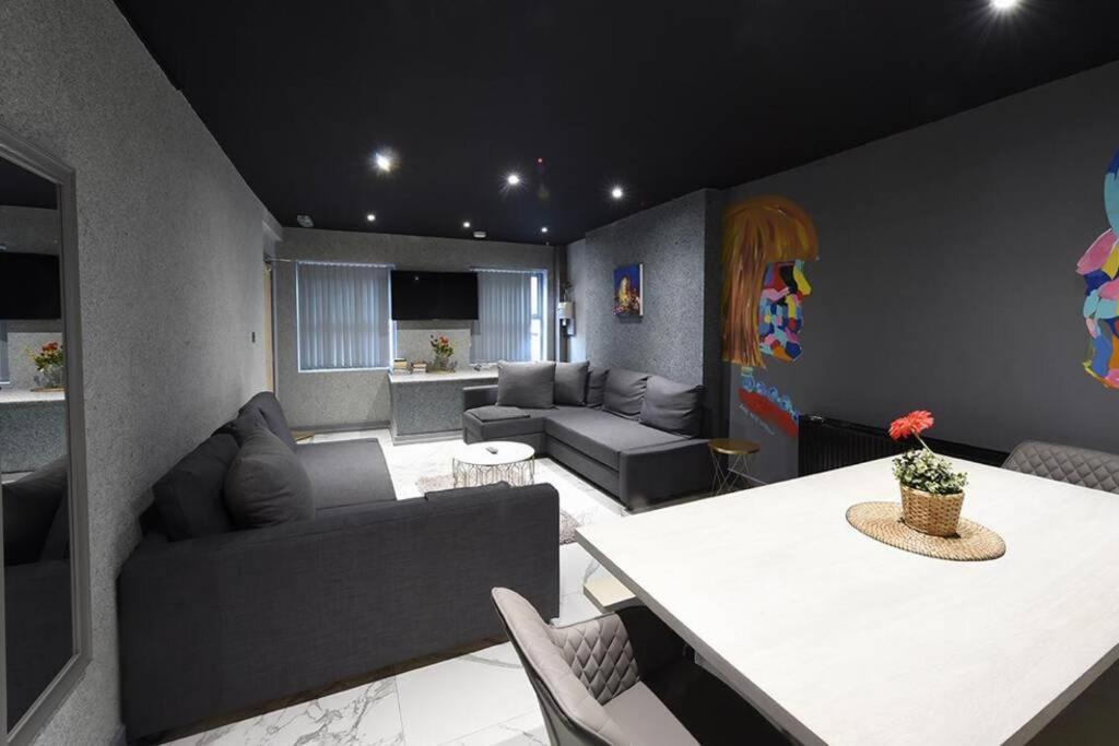 Back Turner Townhouse Apartment Манчестър Екстериор снимка