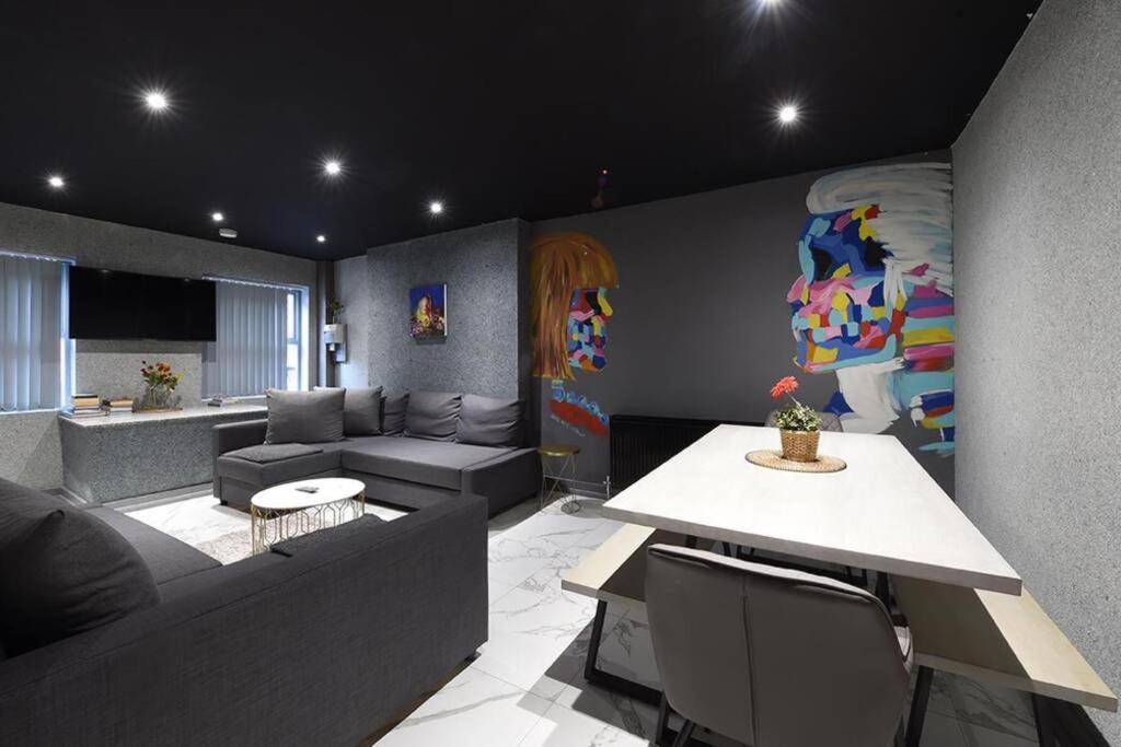 Back Turner Townhouse Apartment Манчестър Екстериор снимка