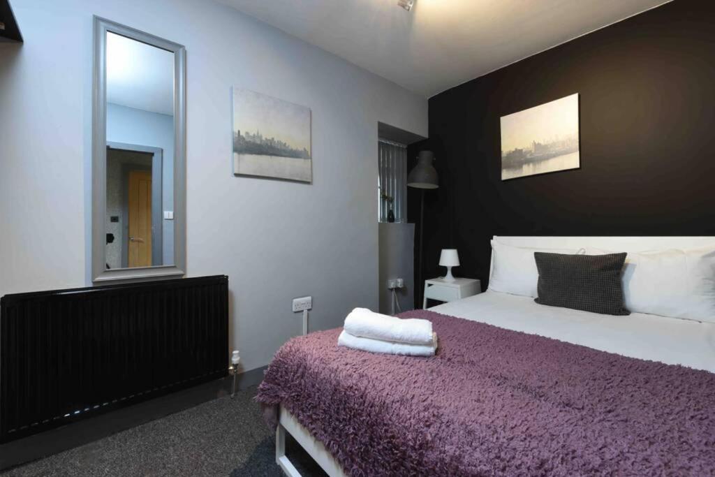 Back Turner Townhouse Apartment Манчестър Екстериор снимка