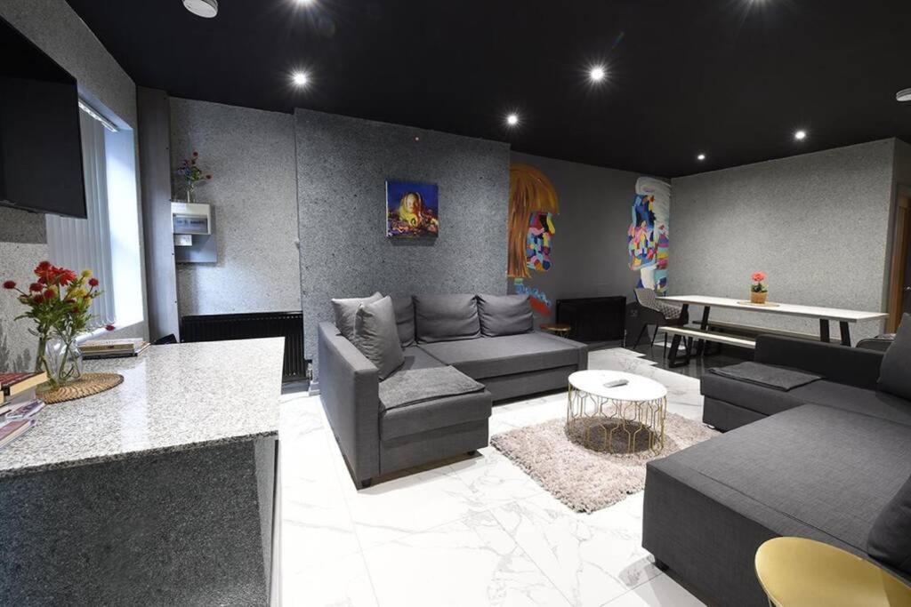 Back Turner Townhouse Apartment Манчестър Екстериор снимка