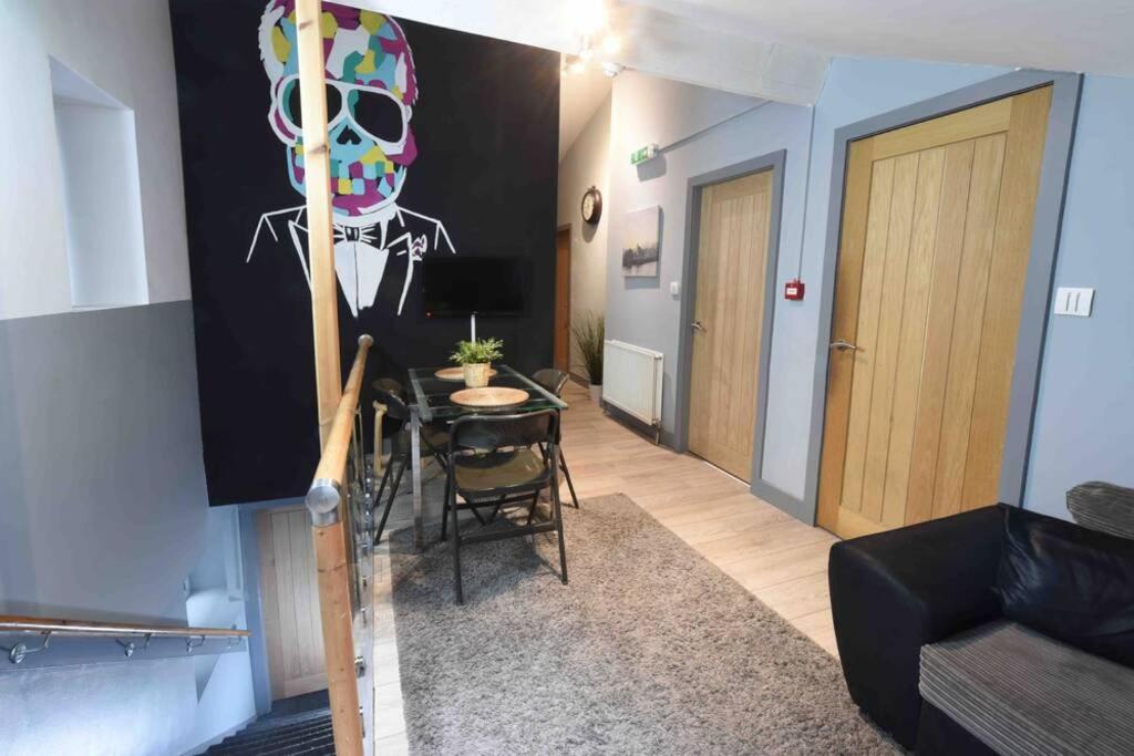Back Turner Townhouse Apartment Манчестър Екстериор снимка