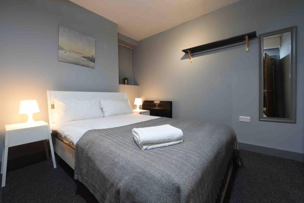 Back Turner Townhouse Apartment Манчестър Екстериор снимка