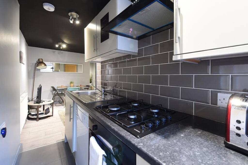 Back Turner Townhouse Apartment Манчестър Екстериор снимка